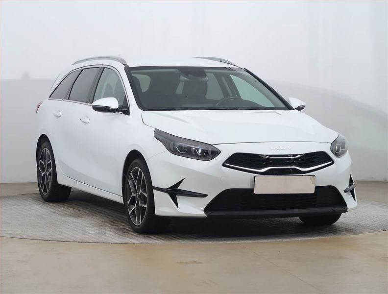 Kia Ceed (2022) 1.5 T-GDI MHEV - fotka 1 z 20
