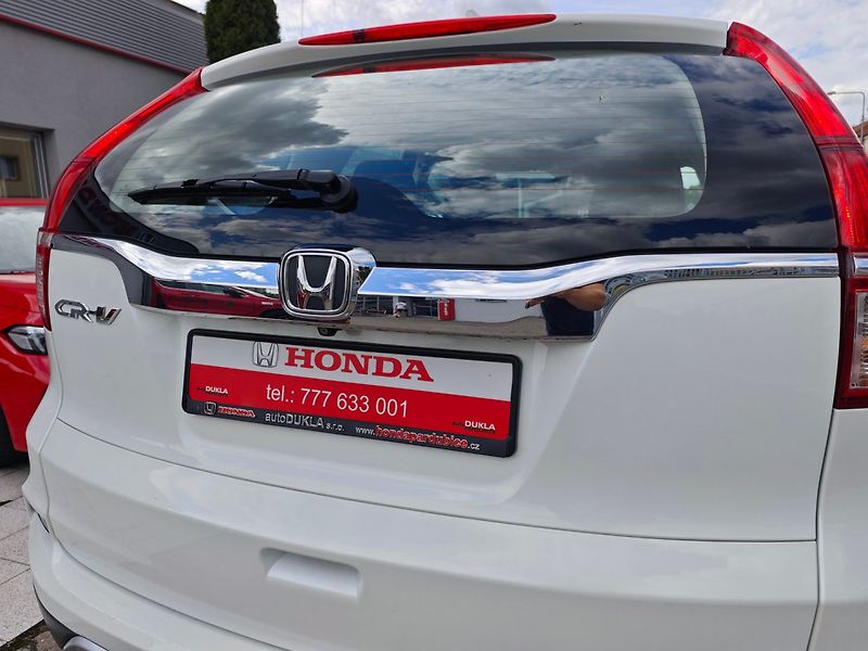 Honda CR-V (2015) 2.0 i-VTEC Elegance REZERVACE - fotka 35 z 40