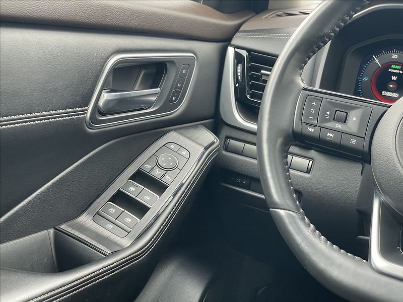 Nissan X-Trail 1,5 e-POWER e-FORCE AWD TEKNA+ - fotka 13 z 24