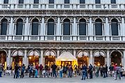 Podnik se nachází v historickém centru města a je velmi populární mezi turisty.