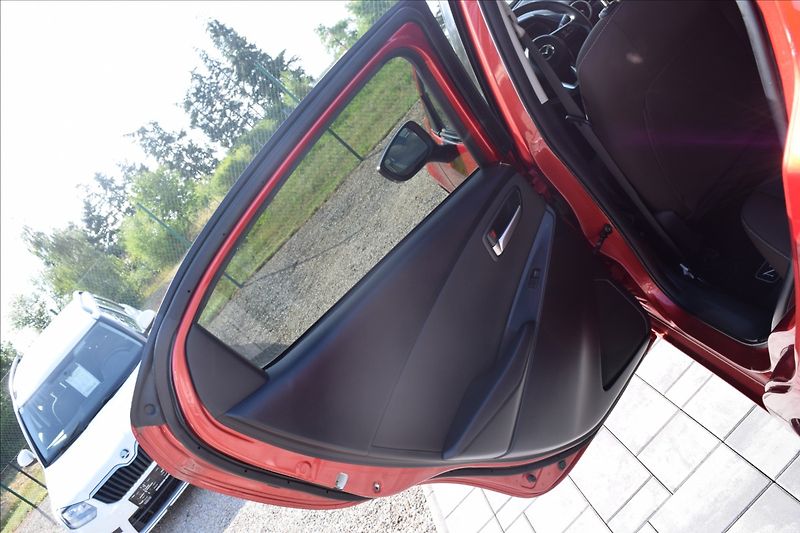 Mazda 2 1,5 i 66KW NÍZKÉ KM NOVÁ STK - fotka 29 z 49