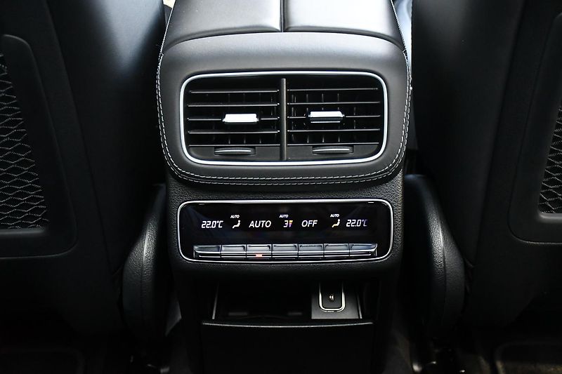 Mercedes-Benz GLE 63S 4MATIC K360°ACC VZDUCH - fotka 25 z 61