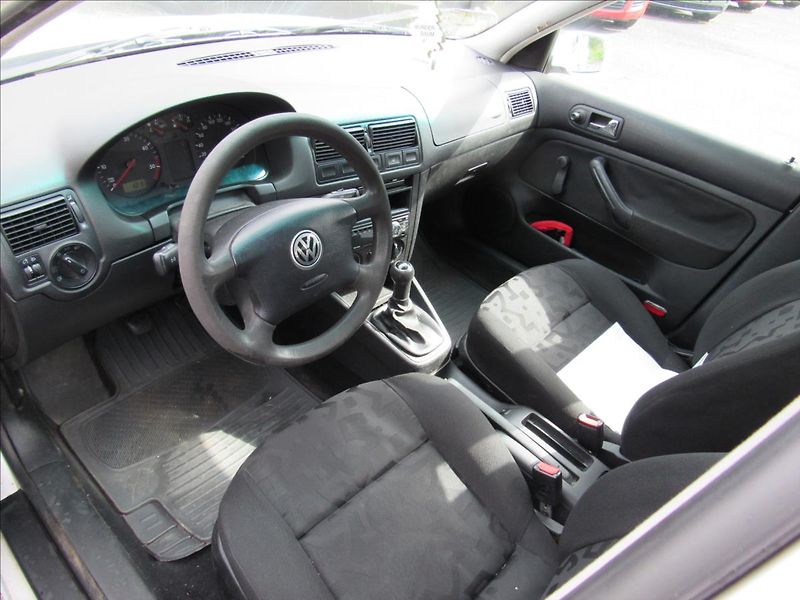Volkswagen Golf 1,9 SDI 50kW Combi - fotka 9 z 23