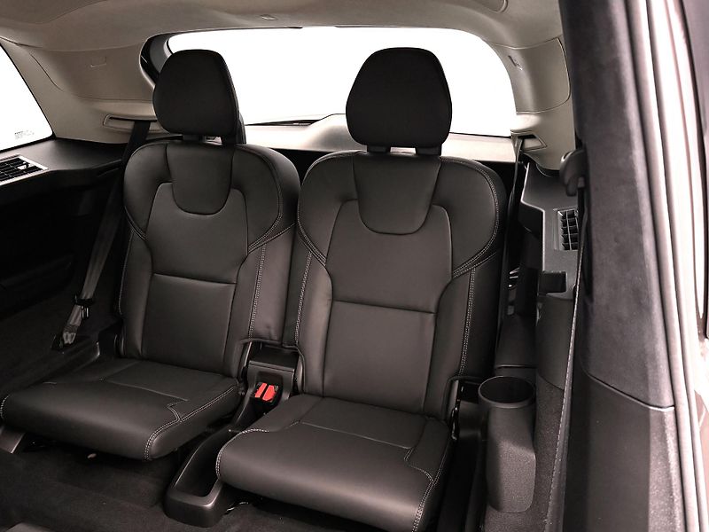 Volvo XC90 (2026) B5 AWD AUT BRIGHT ULTRA 7-míst - fotka 19 z 28