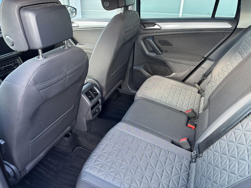 Volkswagen Tiguan (2024)  Life 2.0 TDI (110 kW) TZ AUT - fotka 20 z 22