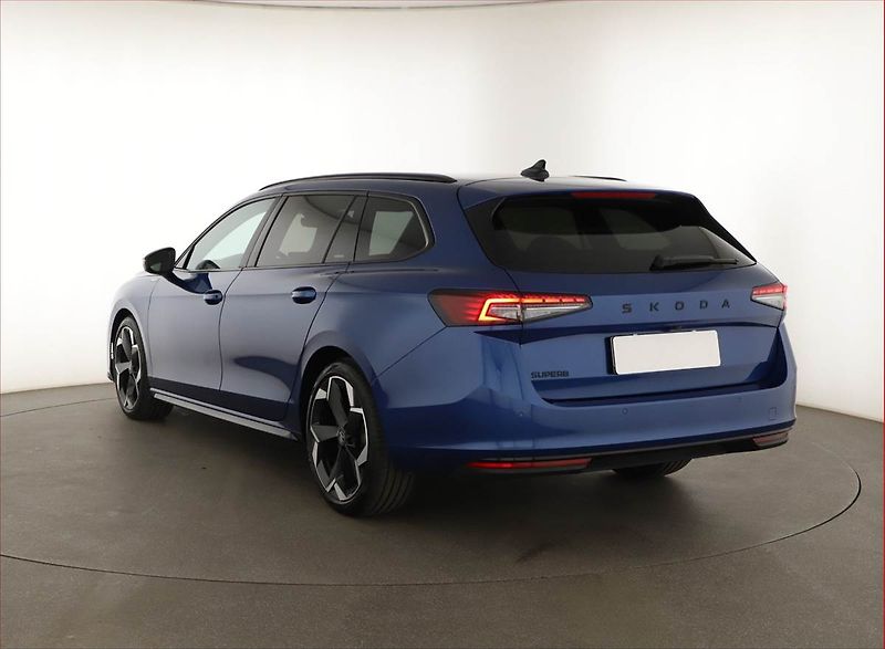 Škoda Superb (2025) 2.0 TDI, Sportline, Navigace - fotka 4 z 20