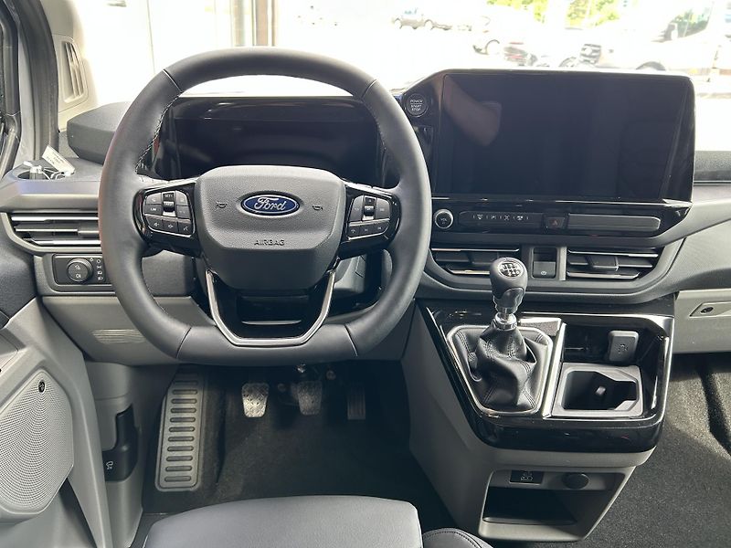 Ford Tourneo Custom Titanium L1 2.0 EcoBlue 110 kW - fotka 11 z 34