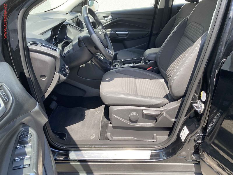 Ford Kuga (2019) 1.5 EB, Titanium, AT, navi - fotka 9 z 19