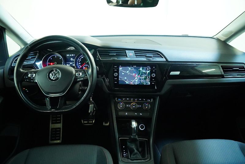 Volkswagen Touran - fotka 5 z 29