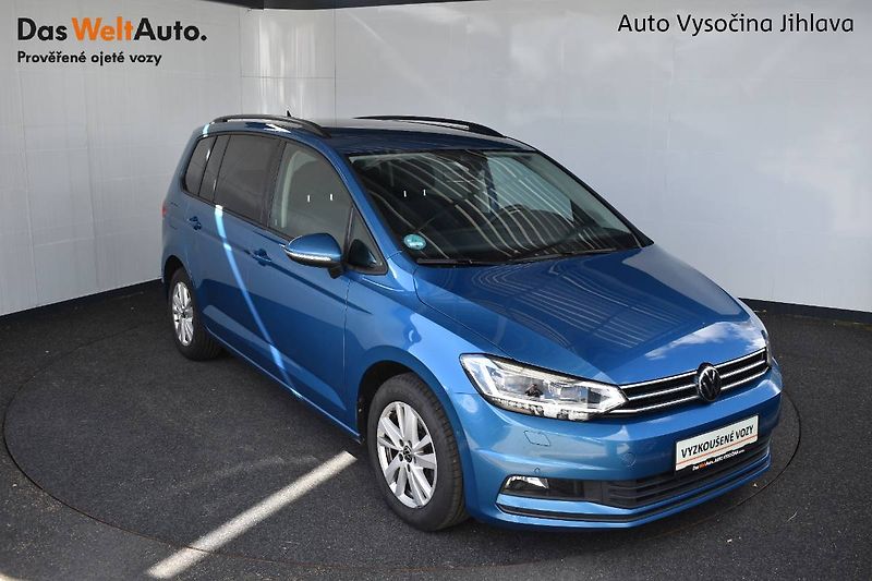 Volkswagen Touran (2023) 1.5TSI 110kW DSG, Full LED - fotka 8 z 25