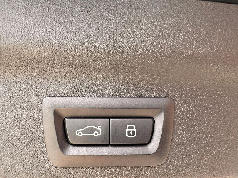 BMW X1 (2024) sDrive20i, panorama - fotka 10 z 35