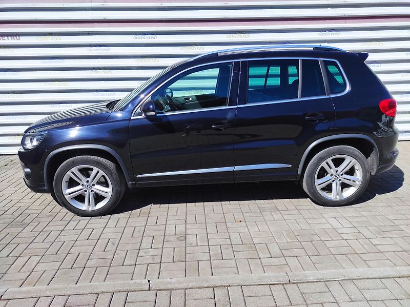 Volkswagen Tiguan 2,0TDi R-Line,4x4,DSG,S&S - fotka 3 z 39