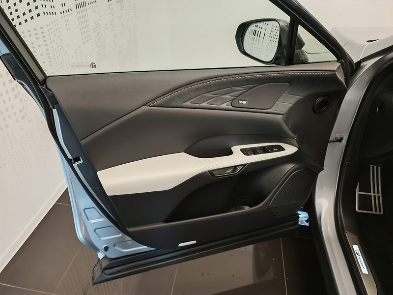 Lexus RX 500h 500h F Sport Special Edition - fotka 25 z 43