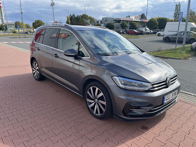 Volkswagen Touran 1.4 TSi R-Line Highline 110 kW - fotka 4 z 35