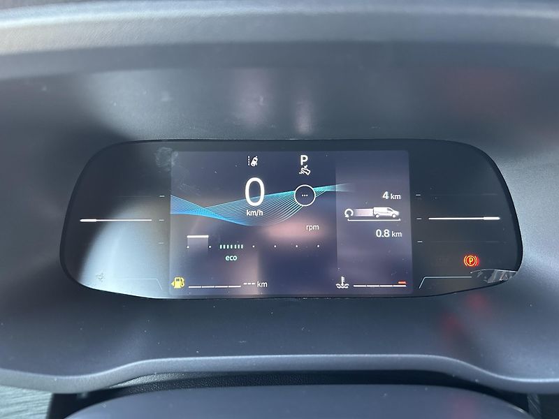 Renault Trafic (2026) COMBI L2H1 170k AT9 RED 9 MÍST - fotka 11 z 37
