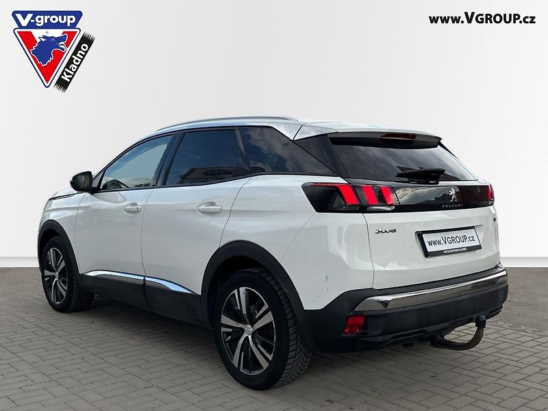 Peugeot 3008 (2018) Allure, 130k MAN6, tažné z. - fotka 3 z 33