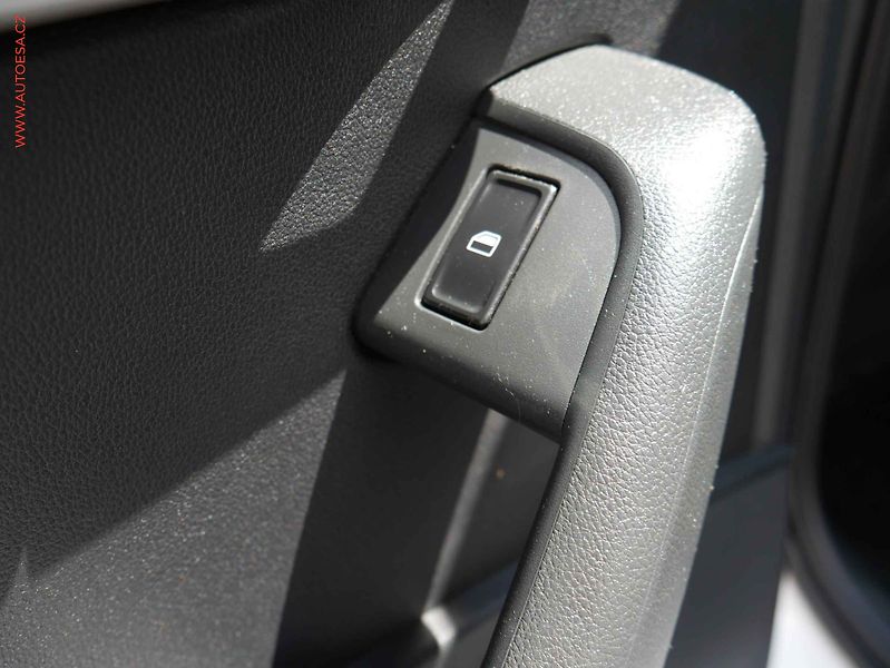 Škoda Octavia (2014) 1.6TDi, AC, tempo, park.asist - fotka 12 z 19