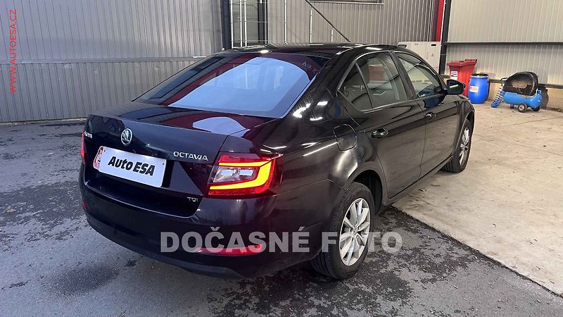 Škoda Octavia (2013) 1.6 TDi - fotka 2 z 4