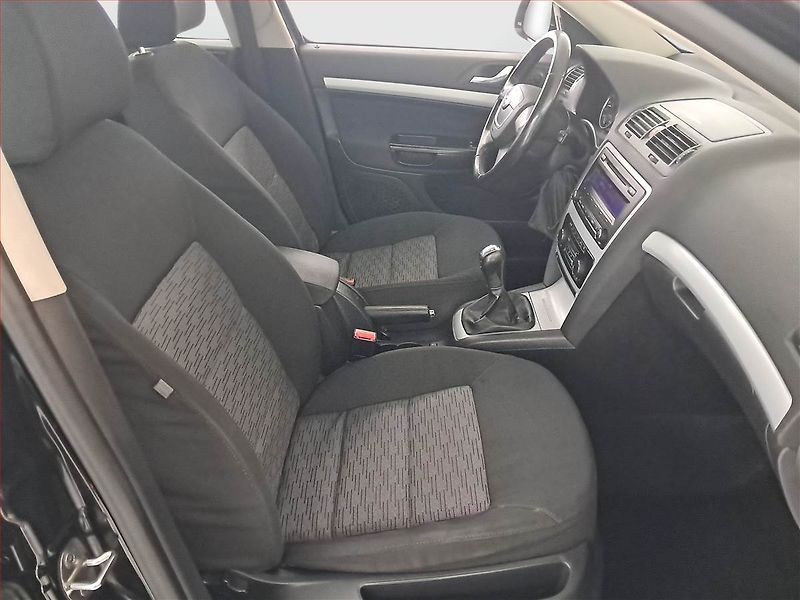 Škoda Octavia (2010) 1.6 TDI, po STK, Tažné - fotka 9 z 18