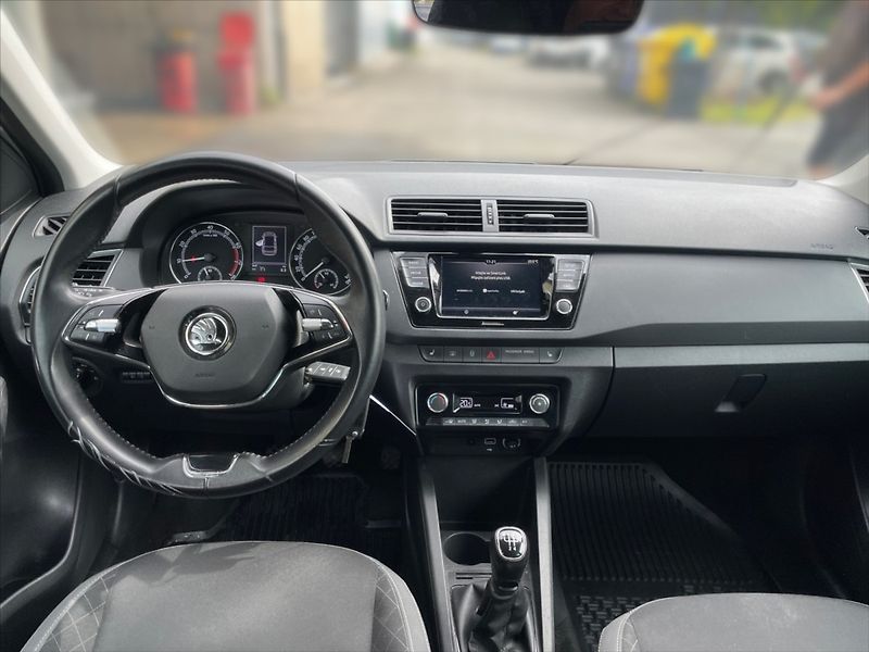 Škoda Fabia 1,0 TSI Ambition - fotka 9 z 11