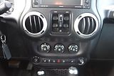 Jeep Wrangler Rubicon Unlimited 2.8CRD - náhled 12