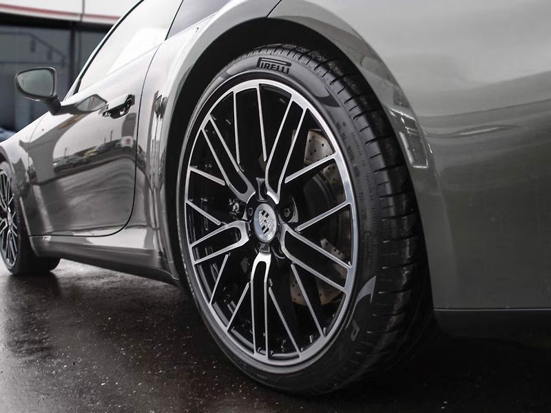 Porsche 911 Carrera 4S Lift Chrono BOSE - fotka 7 z 21