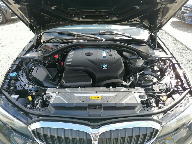 BMW Řada 3 (2022) REZERVACE! 320e PHEV - fotka 41 z 42