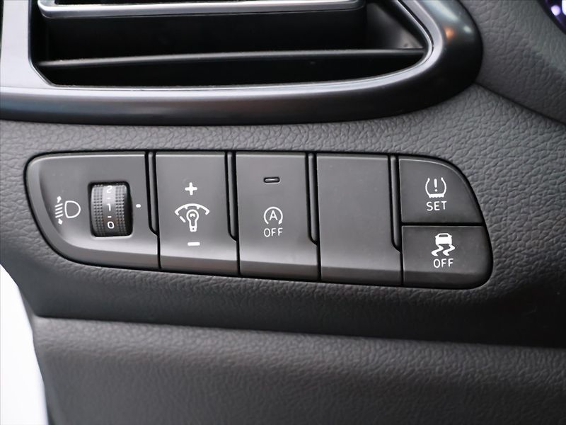 Hyundai i30 1,5 T-GDI N Line SmartKey CZ - fotka 14 z 32