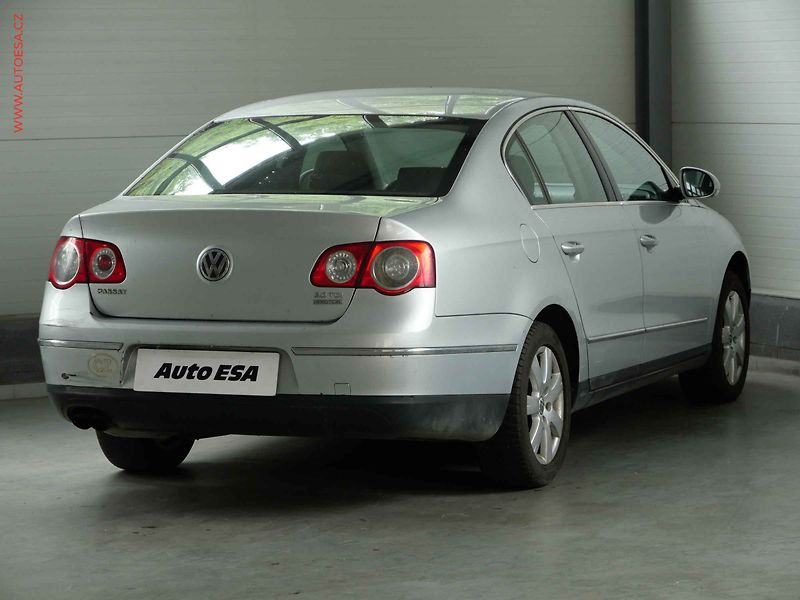 Volkswagen Passat (2008) 2.0TDi, ČR, AC, tempo - fotka 4 z 18