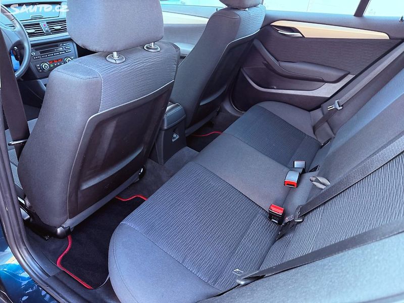 BMW X1 20D SDRIVE 135kW - fotka 23 z 26