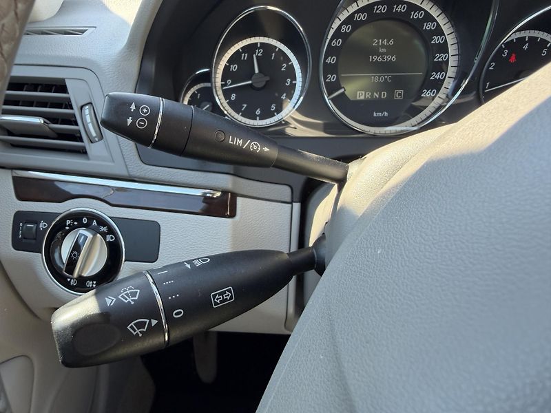 Mercedes-Benz Třídy E 250 CGI 5G KUPÉ SERVISKA - fotka 19 z 39