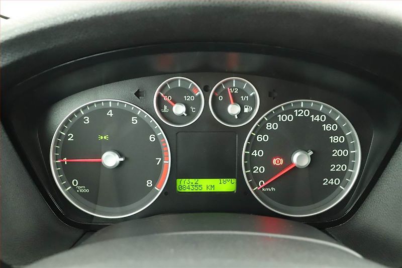 Ford Focus (2006) 1.6 16V, dobrý stav - fotka 8 z 11