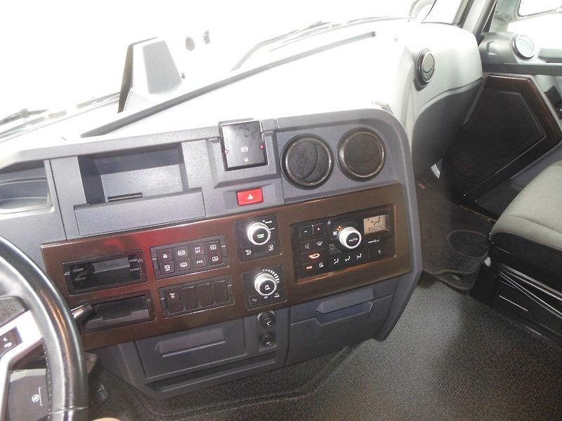 Renault Trucks T T520 COMFORT, LOWDECK, TOP STA - fotka 16 z 19