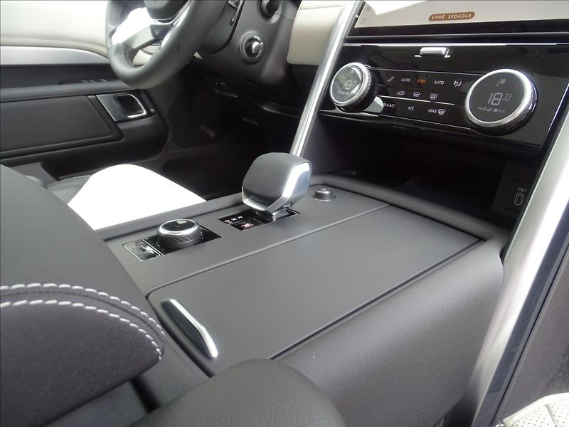 Land Rover Discovery (2026) 3,0 D250 LANDMARK AWD* - fotka 24 z 28