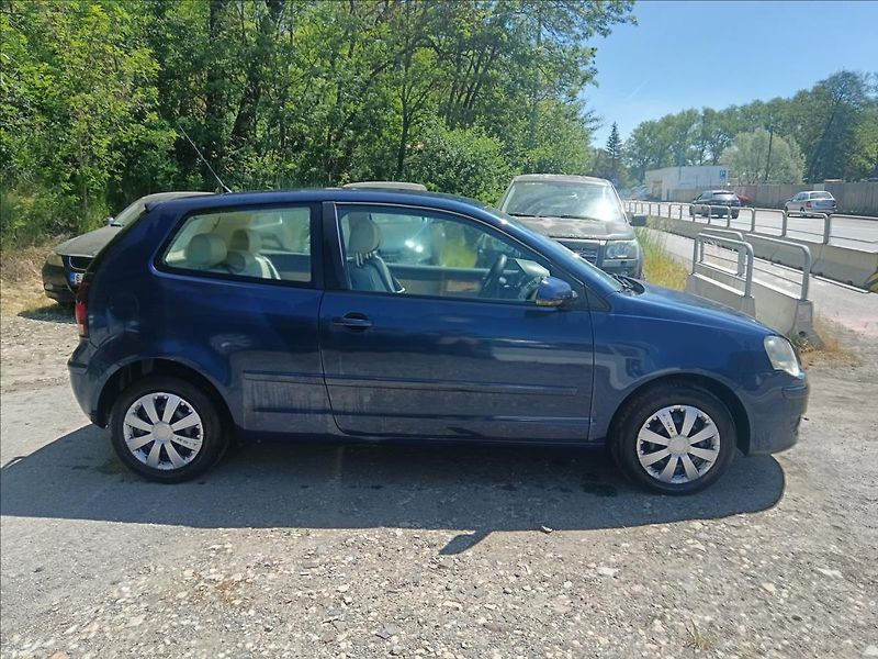Volkswagen Polo 1,4 i Automat  Comfortline - fotka 13 z 17
