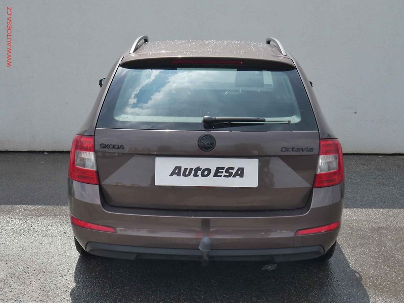Škoda Octavia (2014) 1.2TSi, ČR, Ambition - fotka 5 z 15