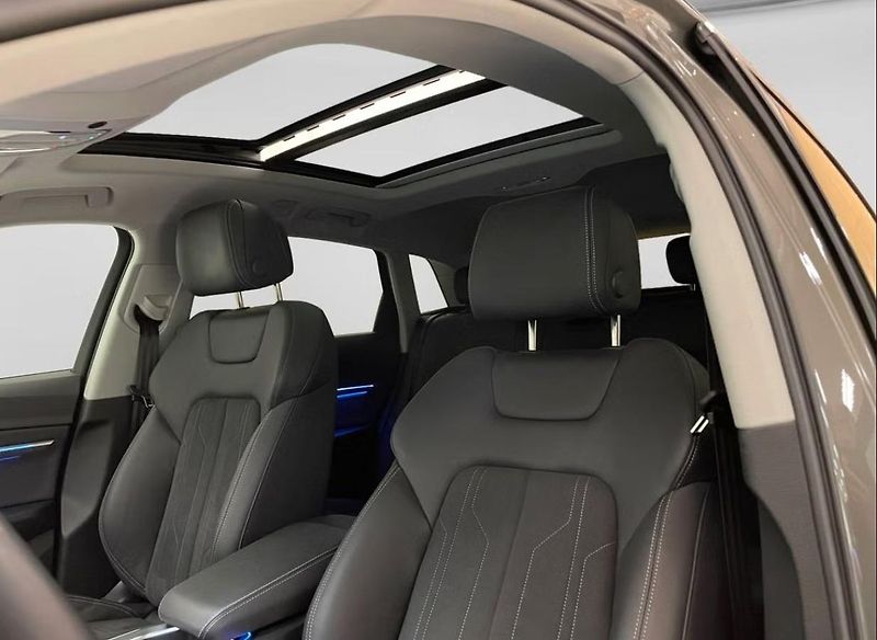 Audi Q8 e-tron 55 Q 360k Matrix Panorama - fotka 11 z 15