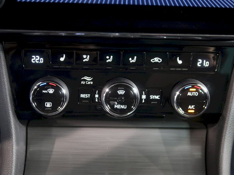 Škoda Superb (2023) STYLE 2.0TDI 110KW DSG - fotka 33 z 43