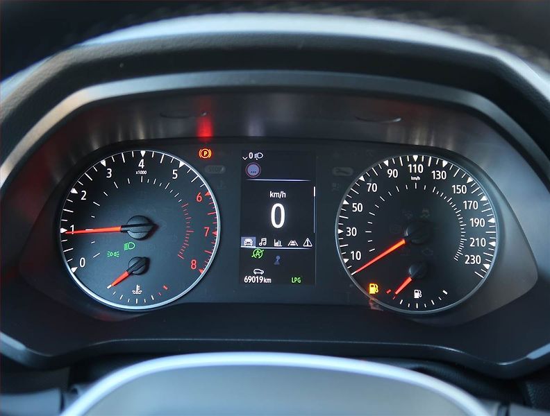 Renault Captur (2023) 1.0 TCe, LPG, ČR,1.maj - fotka 11 z 19