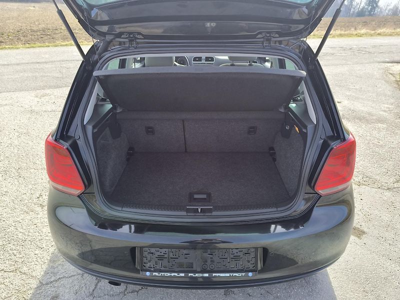 Volkswagen Polo (2011) 1.6 TDI,PRVNÍ MAJITEL,SERVISKA - fotka 12 z 40