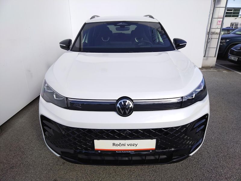 Volkswagen Tiguan R-Line 2,0 TSI 150 kW 4MOT - fotka 4 z 27
