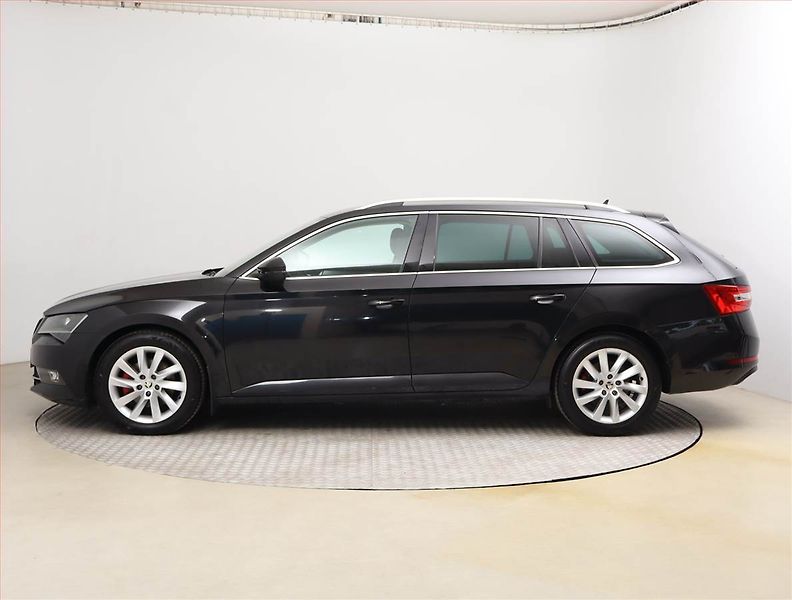 Škoda Superb (2018) Ambition 1.6 TDI, Bi-Xenony - fotka 3 z 20