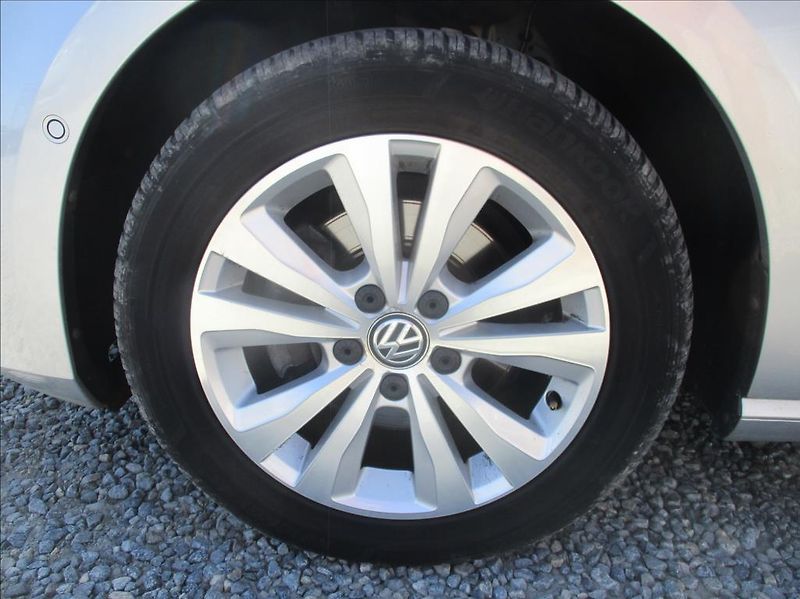Volkswagen Golf 1,2 TSI,NAVI,digiklima,servis, - fotka 22 z 36