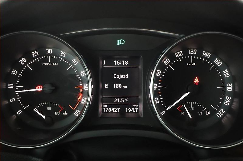 Škoda Superb (2015) Style 1.6 TDI, Kůže, Navi - fotka 8 z 17