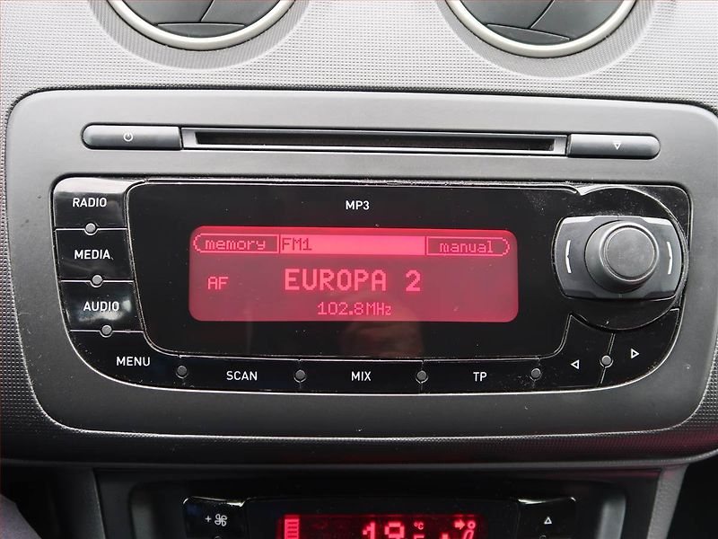 Seat Ibiza (2010) 1.4 16V, Tempomat - fotka 12 z 17