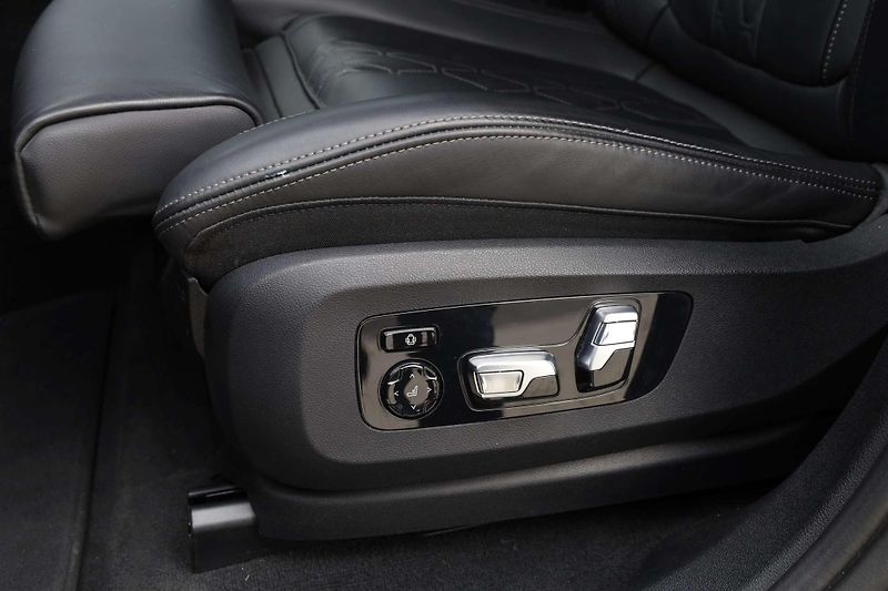 BMW X6 (2024) M SPORT 210kW TAŽNÝ DPH CZ - fotka 14 z 55