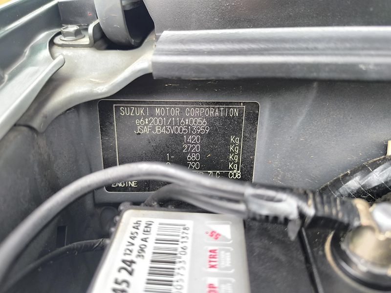 Suzuki Jimny (2011) 1.3 4x4 DOLOŽENÉ KM,SERVISNÍ K - fotka 28 z 29