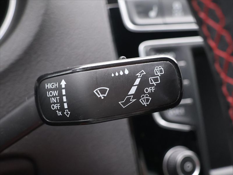 Volkswagen Polo 1.8 TSI 141kW GTI DSG 1.Majite - fotka 20 z 33
