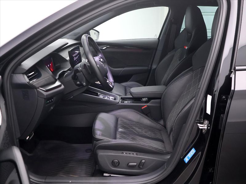 Škoda Octavia RS 2,0 TDI  147kW DSG 1.Maj. D - fotka 12 z 45
