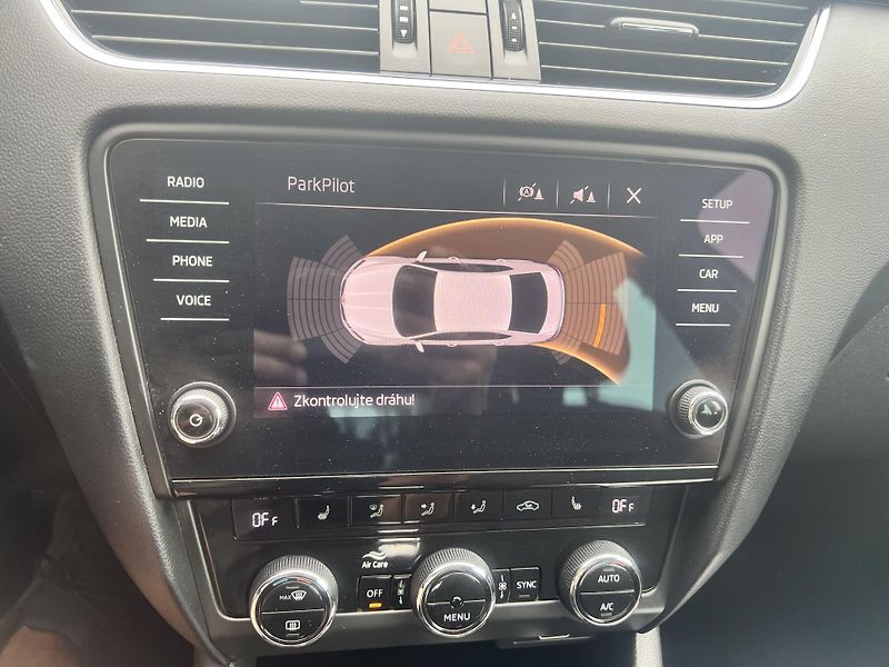 Škoda Octavia 1.5TSI 110KW,STYLE,DSG,ALU,DPH - fotka 42 z 43